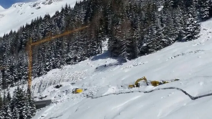 Auch die Schneefälle im April machten den Bauarbeitern zu schaffen