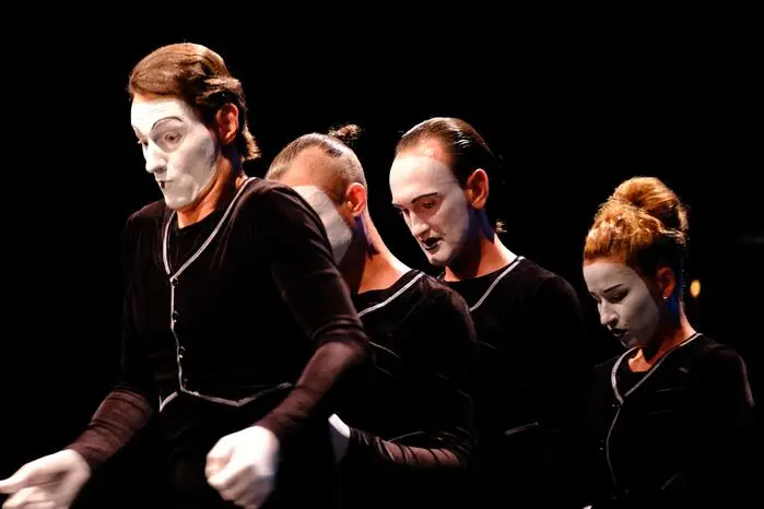 „Dekru“ aus der Ukraine entführte per Pantomime in eine virtuelle Realität