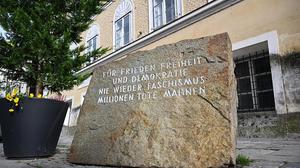 Rund um Hitlers Geburtstag am 20. April führt die Polizei Schwerpunktaktionen in Braunau durch