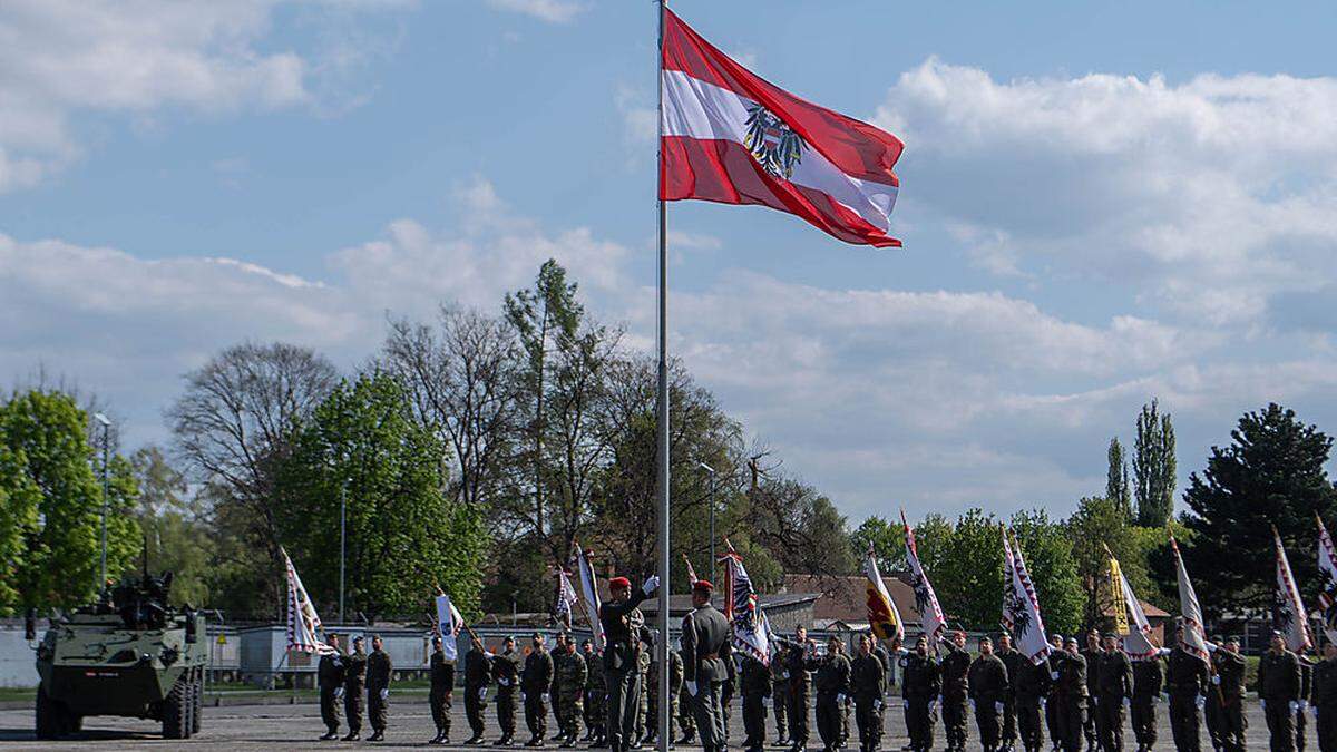 Eine Ehrenformation des Bundesheers bei einem Antritt in der Grazer Belgier-Kaserne