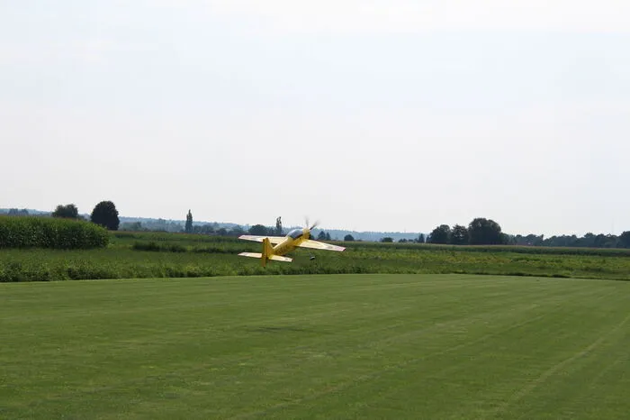 Die 28 Vereinsmitglieder lassen ihre Modelle auf einer 150 Meter langen Startbahn in Söding-St.Johann abheben.