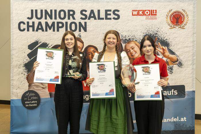 Siegespodest beim steirischen „Junior Sales Champion 2024“: Lisa Genser, Anna Tritscher und Sara Riemer (v. l.)
