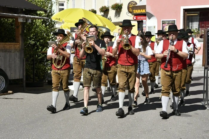 Der Musikverein Mautern spielte auf und leitete das Marktfest ein.