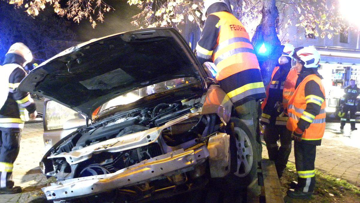 Rund 100 Mitglieder nahmen an der großen Feuerwehrübung mit Brand und Verkehrsunfall teil