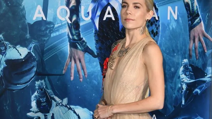Songwriterin Skylar Grey erschien in einem edlen Nichts am roten Teppich. Die Weltpremiere fand im Chinese Theatre in Hollywood statt.