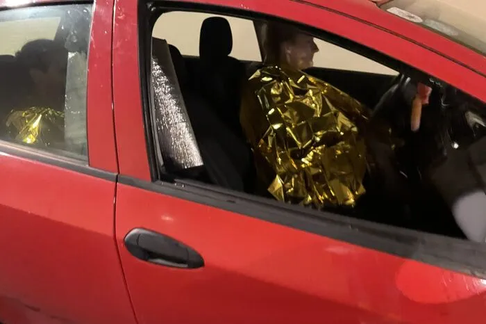 In den Autos warteten insgesamt fünf Verletzte auf Hilfe