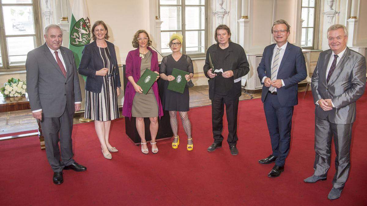 LH Schützenhöfer, Stellvertreter Lang, LR Eibinger-Miedl und LR Christopher Drexler mit Astrid Kury, Olga Flor und Klaus Kada