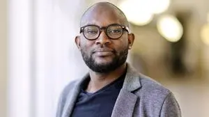 Der Schriftsteller Fiston Mwanza Mujila