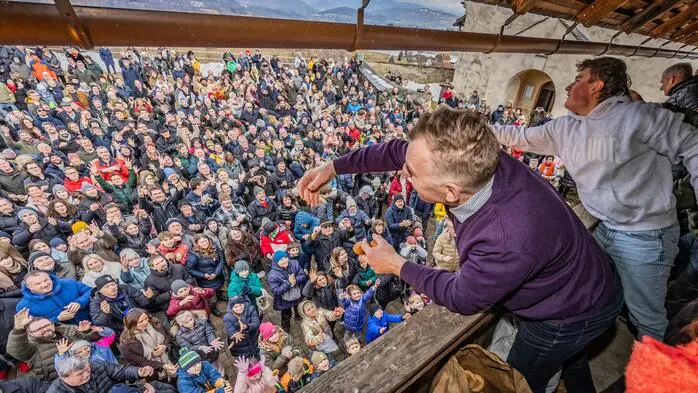 Striezelwerfen in Stein im Jauntal