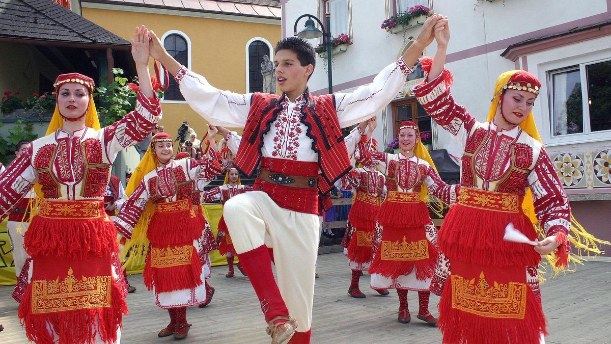 Folklore Global findet alle zwei Jahre statt und gastiert neben Stiwoll an verschiedenen Orten, wie hier in Ligist