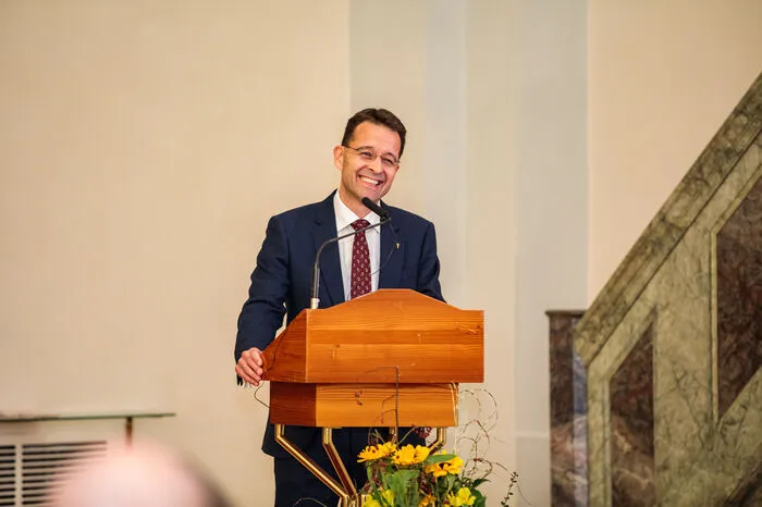 Superintendentialkurator Michael Axmann versuchte, den "typischen steirischen Protestanten" mit Augenzwinkern zu definieren – ein schwieriges Unterfangen.