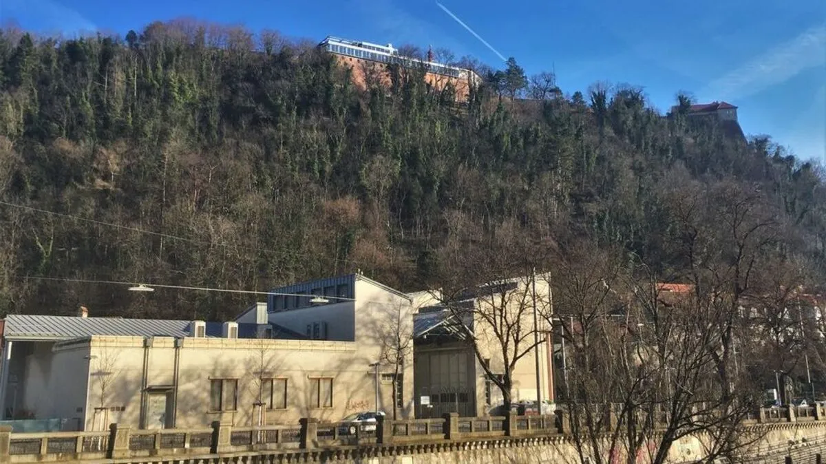 Der Schloßberg von seiner unspektakulären Seite