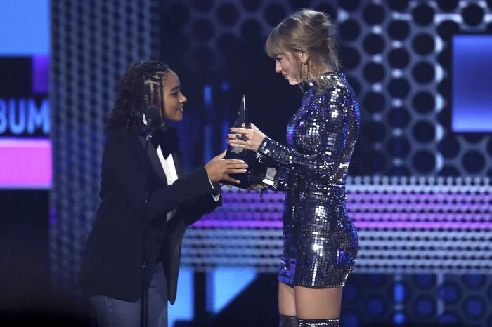 Sie gewann außerdem die Preise für das beste Pop/Rock-Album ("Reputation") und für die Tournee des Jahres.