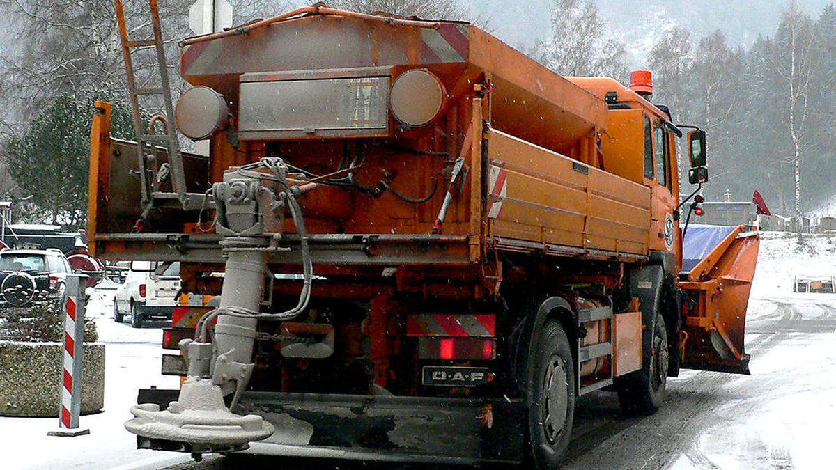 Die Straßenmeistereien haben in diesem Winter mit dem Streuen viel zu tun