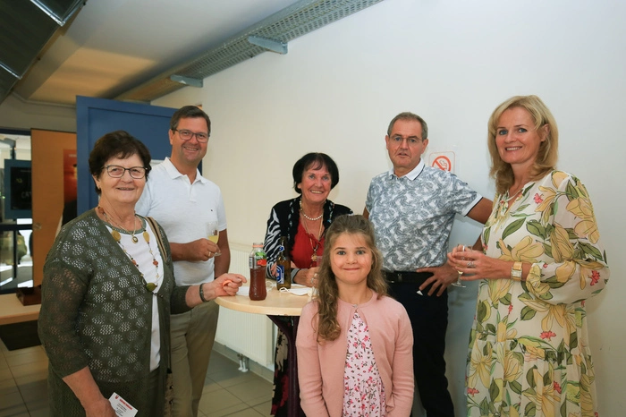 Angelehnt an die Geschichte von „I am from Austria“ samt vielen Hits von Rainhard Fendrich kreierte Regisseurin Charlotte derStern eine höchst amüsante Liebesbekundung ans Murtal und an die ganze Steiermark.