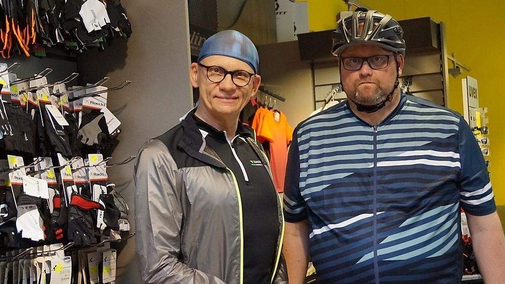 Oliver Baier und sein Freund Günther Lainer ließen sich bei Fahrrad More in Spittal beraten