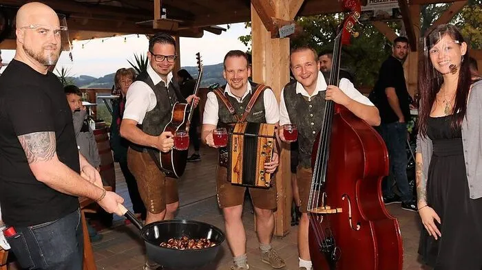 Kastanien und Sturm mit den Pagger Buam