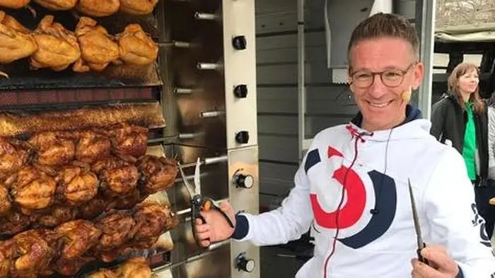 Andi Knoll am Hähnchengrill