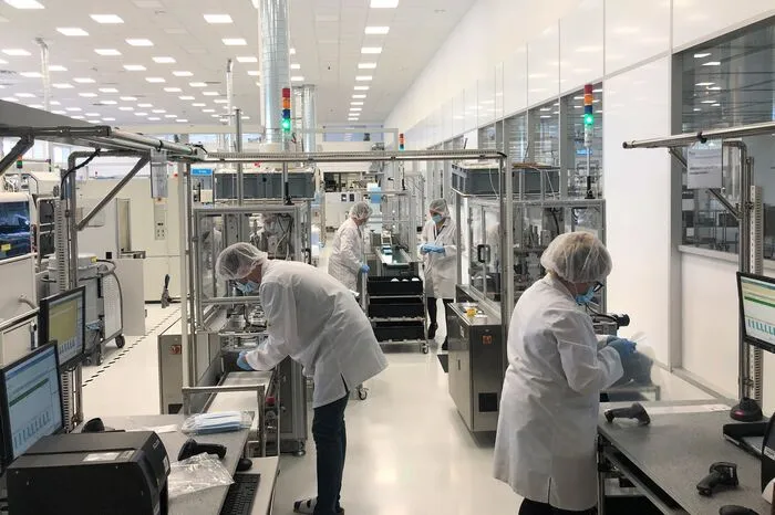 75.000 Schutzmasken werden täglich produziert.