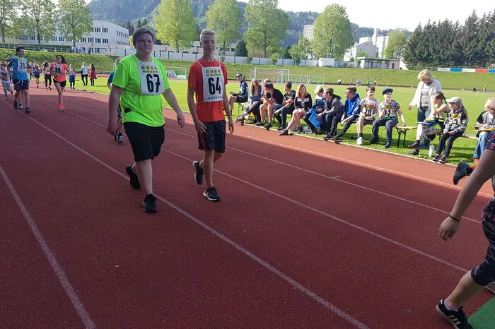 Das „Laufwunder“ der Caritas findet in regelmäßigen Abständen quer durchs Land statt, anlässlich des Jubiläums 800 Jahre Diözese Graz-Seckau und der Bühne am Hauptplatz Judenburg wurde der Lauf diesmal in der Bezirkshauptstadt organisiert.