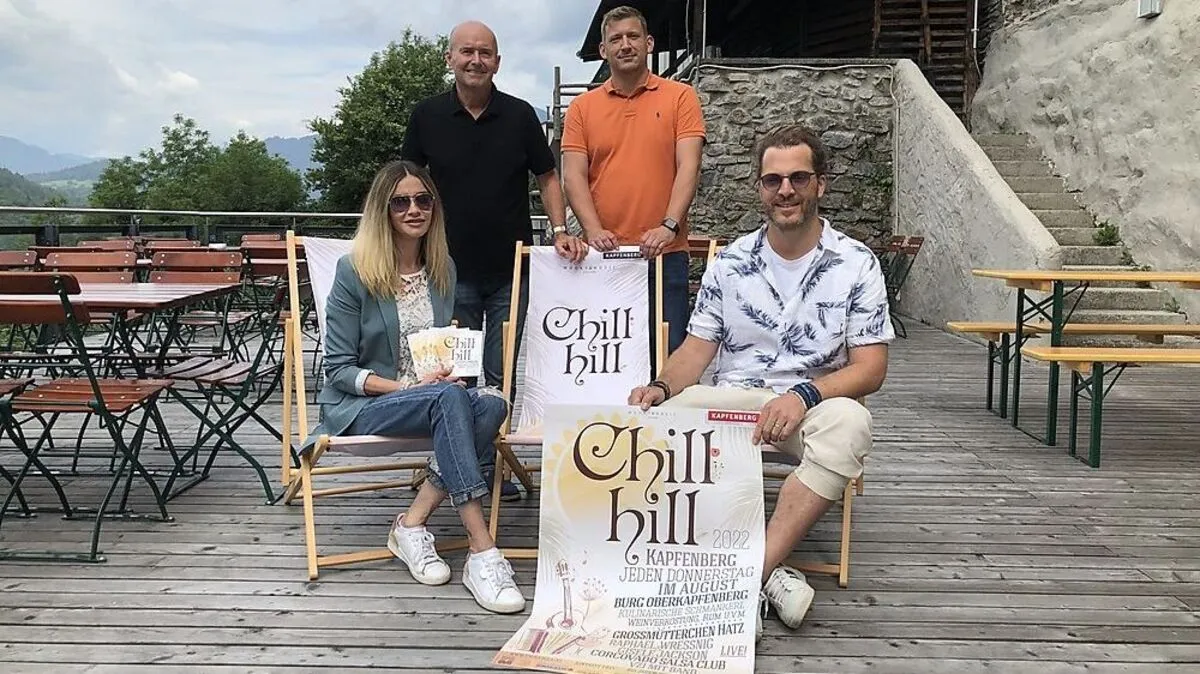 Kerstin und Peter Matauschek (vorne) präsentierten mit Helmut Pekler (hinten links) und Philip Hiden die "Chill Hill"-Reihe