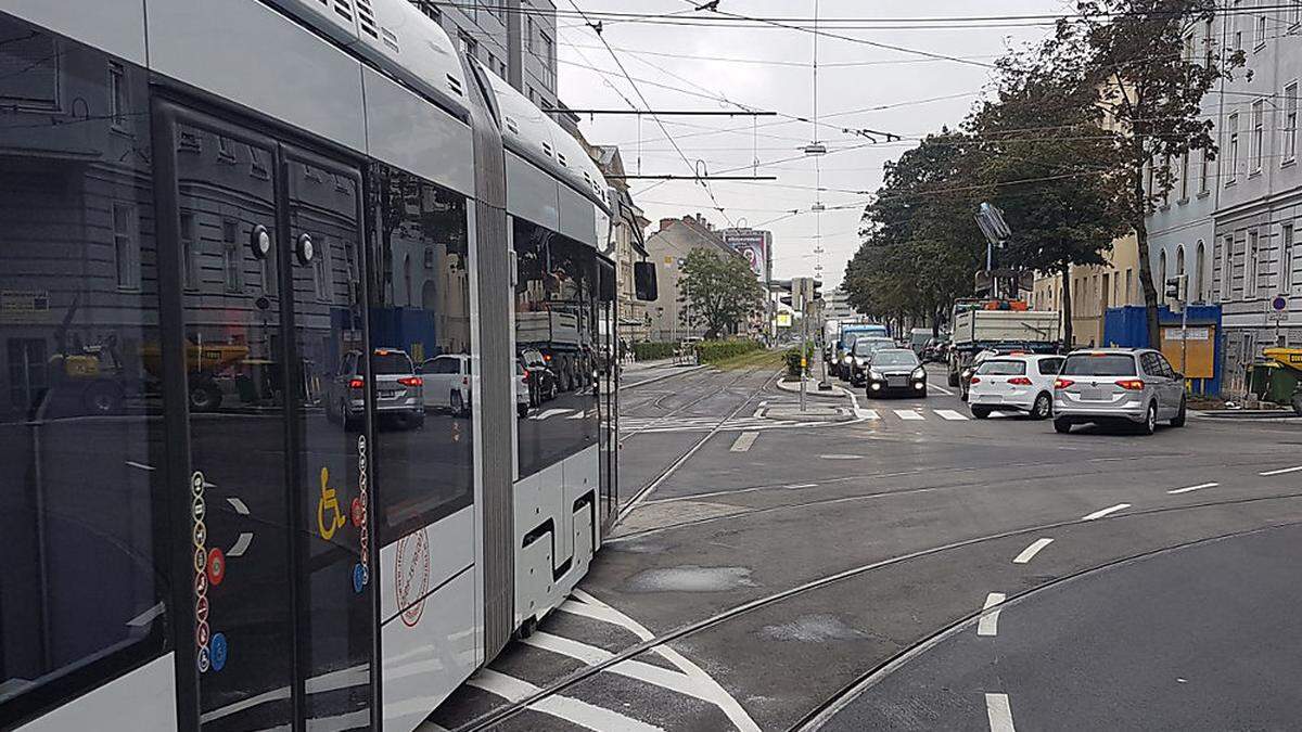 Die Kreuzung Conrad-von-Hötzendorfstraße/Steyrergasse ist wieder befahrbar