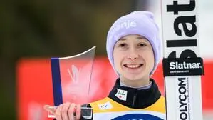 Nika Prevc sprang in Lahti zu ihrem 15. Saisonsieg