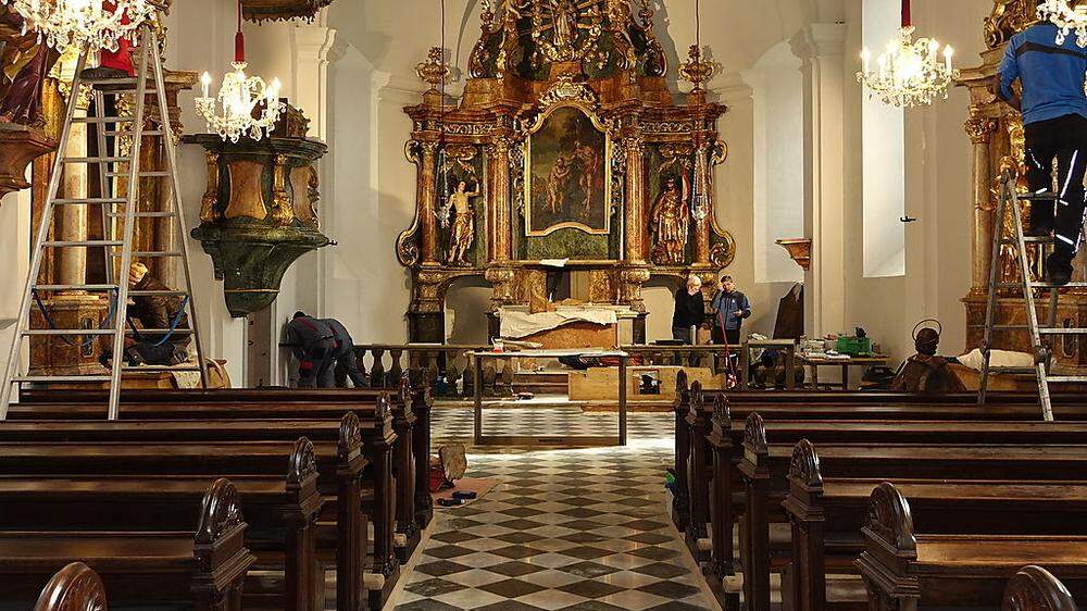 Es ist noch viel zu tun, ehe Bischof Wilhelm Krautwaschl am Sonntag um 14 Uhr den neuen Altar in der Pfarrkirche Hieflau im Rahmen einer Festmesse weiht