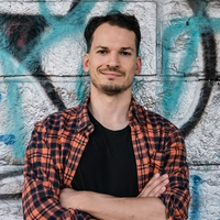Alexander Cimzar hat den Kärntner Jugendbuchpreis 2026 verliehen bekommen