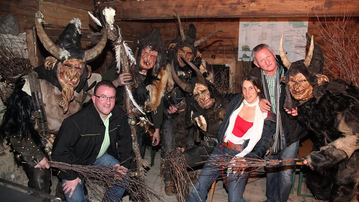 Bereits zum 12. Mal veranstaltet die Dorfgemeinschaft Wachsenberg unter Obmann Peter Gruber und seinem Stellvertreter Thomas Huber das „Benefiz-Krampuskränzchen“ im Dorfgemeinschaftshaus am Wachsenberg.
