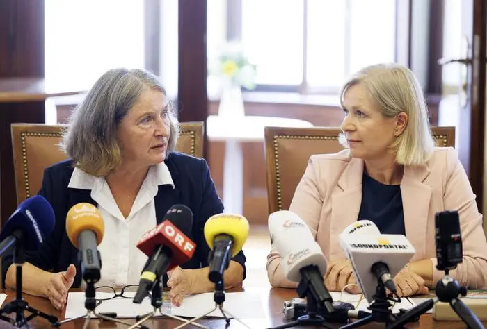 Bürgermeisterin Elke Kahr (KPÖ) und Vizebürgermeisterin Judith Schwentner (Die Grünen) präsentierten am Freitag die Pläne für ihre Koalition