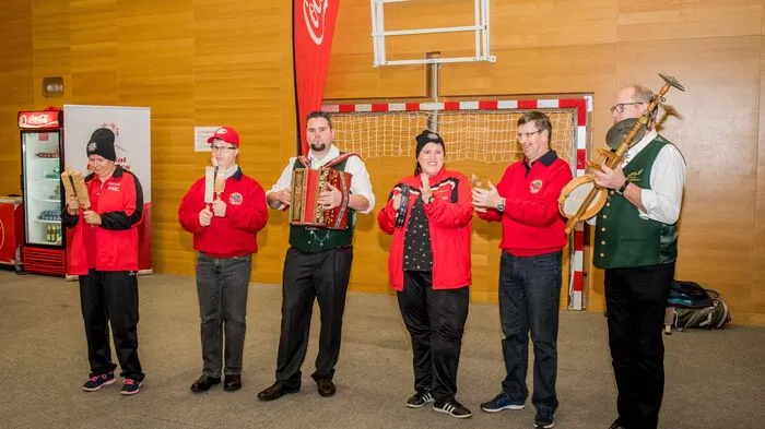 In der Stadthalle Villach findet seit 19 Uhr die Eröffnungsfeier der Special Olympics Winterspiele statt.