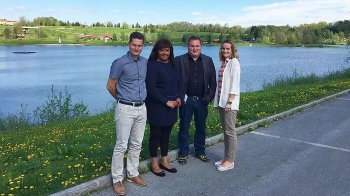 Nicole und Werner Monsberger mit den neuen Pächtern Michael Kirchmeier und Maria Reinisch