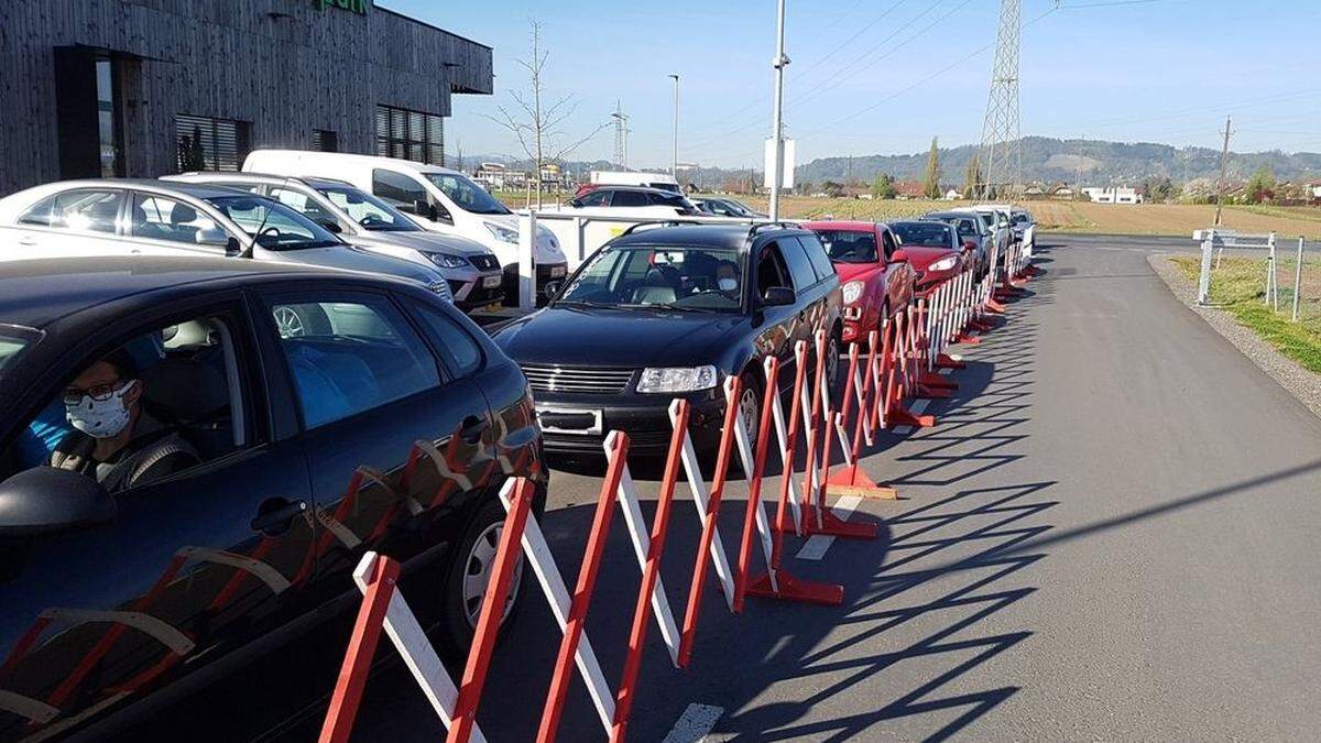 Beim Ressourcenpark Leibnitz kann es derzeit immer wieder zu längeren Wartezeiten kommen