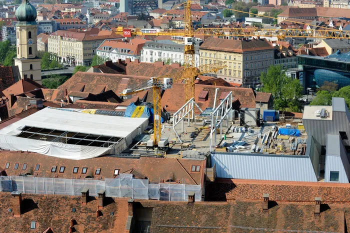 Klicken Sie sich durch die Bilder der spektakulären Baustelle damals ...
