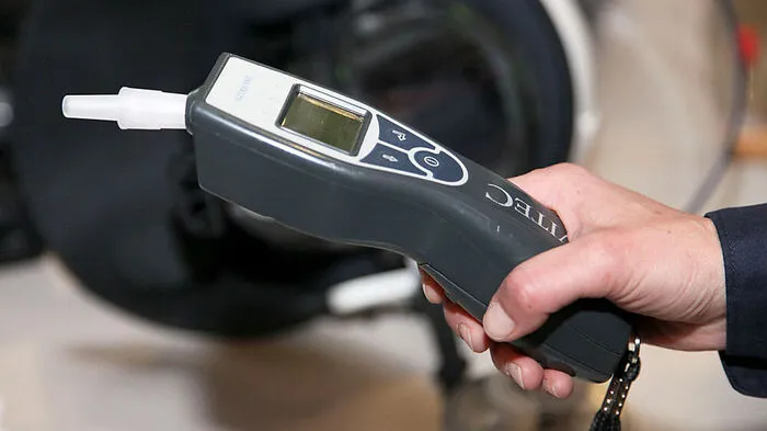 Der Alkotest verlief beim Autofahrer positiv