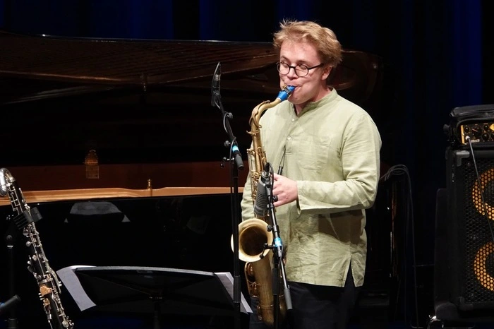 Mit feinsten selbstkomposotionen begeisterte Patrick Dunst mit seiner Band "Perpetuum".