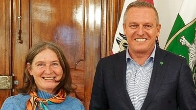 Bild zeigt Elke Kahr und Mario Kunasek