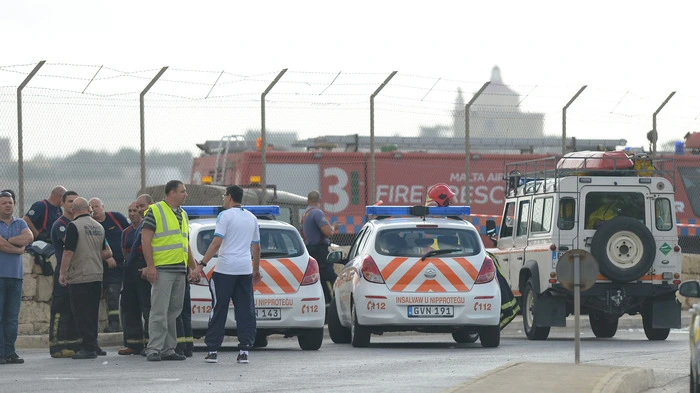 Der Flieger sei Teil einer Operation der französischen Zollbehörde gewesen, in deren Rahmen in den vergangenen fünf Monaten die Routen illegalen Menschen- und Drogenhandels verfolgt wurden, hieß es in einer Mitteilung der Regierung.