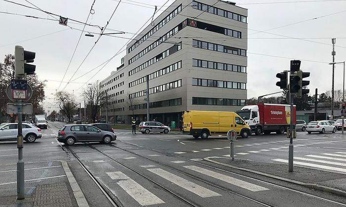 Stau rund um die Conrad-von-Hötzendorf-Straße