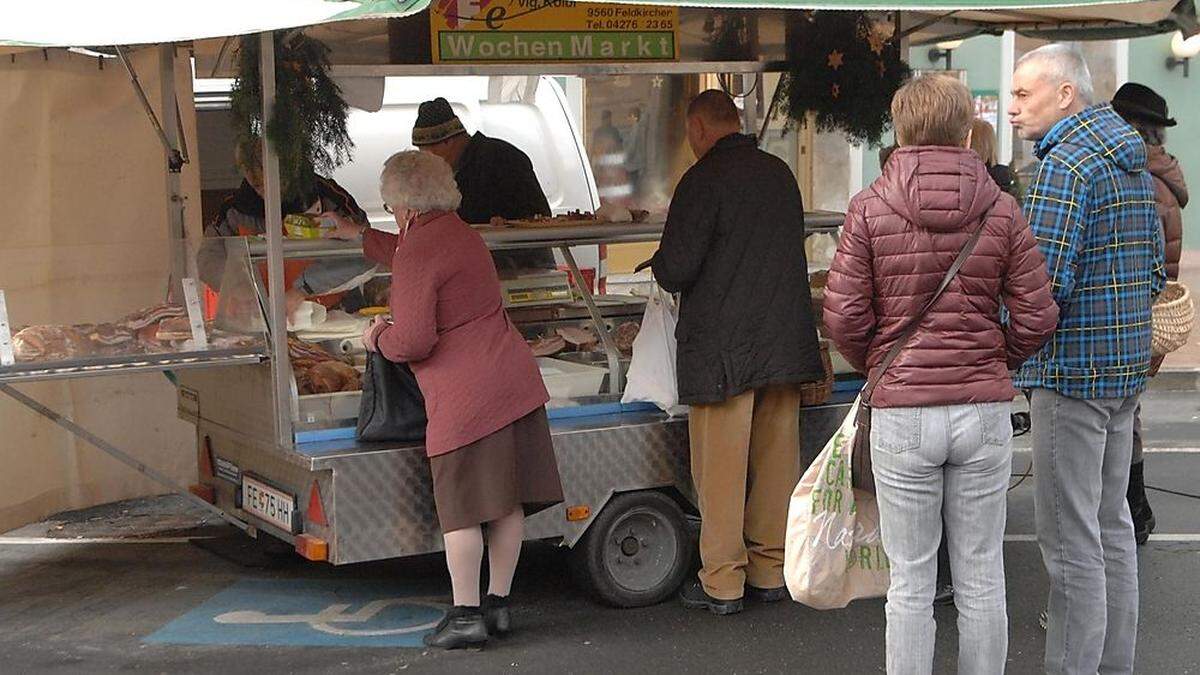 Die Standln am Wochenmarkt werden einheitlicher