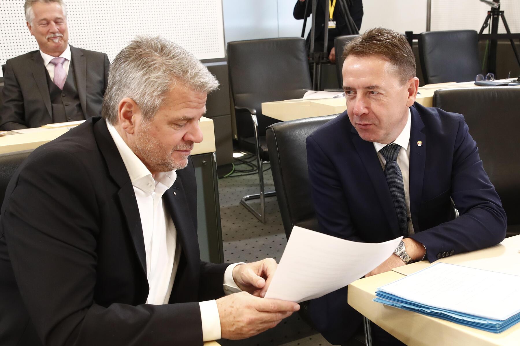 FPÖ-Chef: „Ich forder‘ doch nicht Neuwahlen und wähle Daniel Fellner“