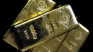 APA6696824-2 - 01022012 - WIEN - ÖSTERREICH: ZU APA-TEXT WI - THEMENBILD - Goldbarren am Montag, 30. Jänner 2012, bei der Fa. Ögussa in Wien. Der Goldpreis ist in den vergangenen Tagen auf über 1.700 Dollar gestiegen. APA-FOTO: ROBERT JAEGER