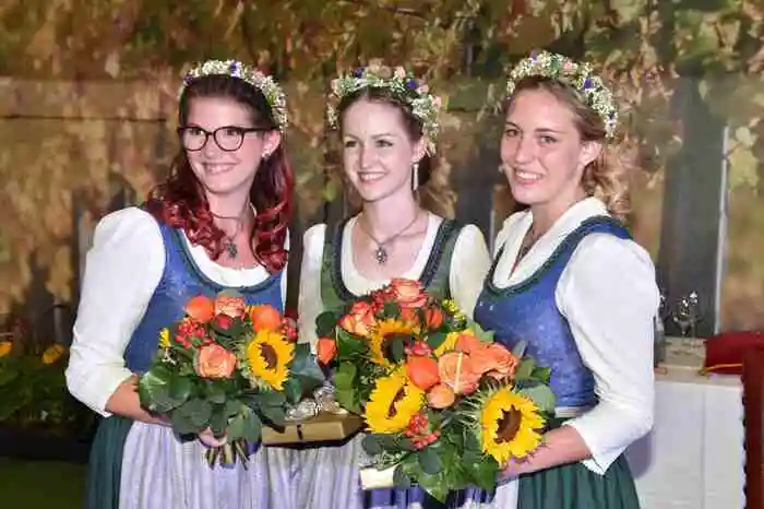 Für Elisabeth Kohl, Johanna Resch und Madeleine Legat hieß es dafür nach zwei intensiven Jahren Abschied nehmen.