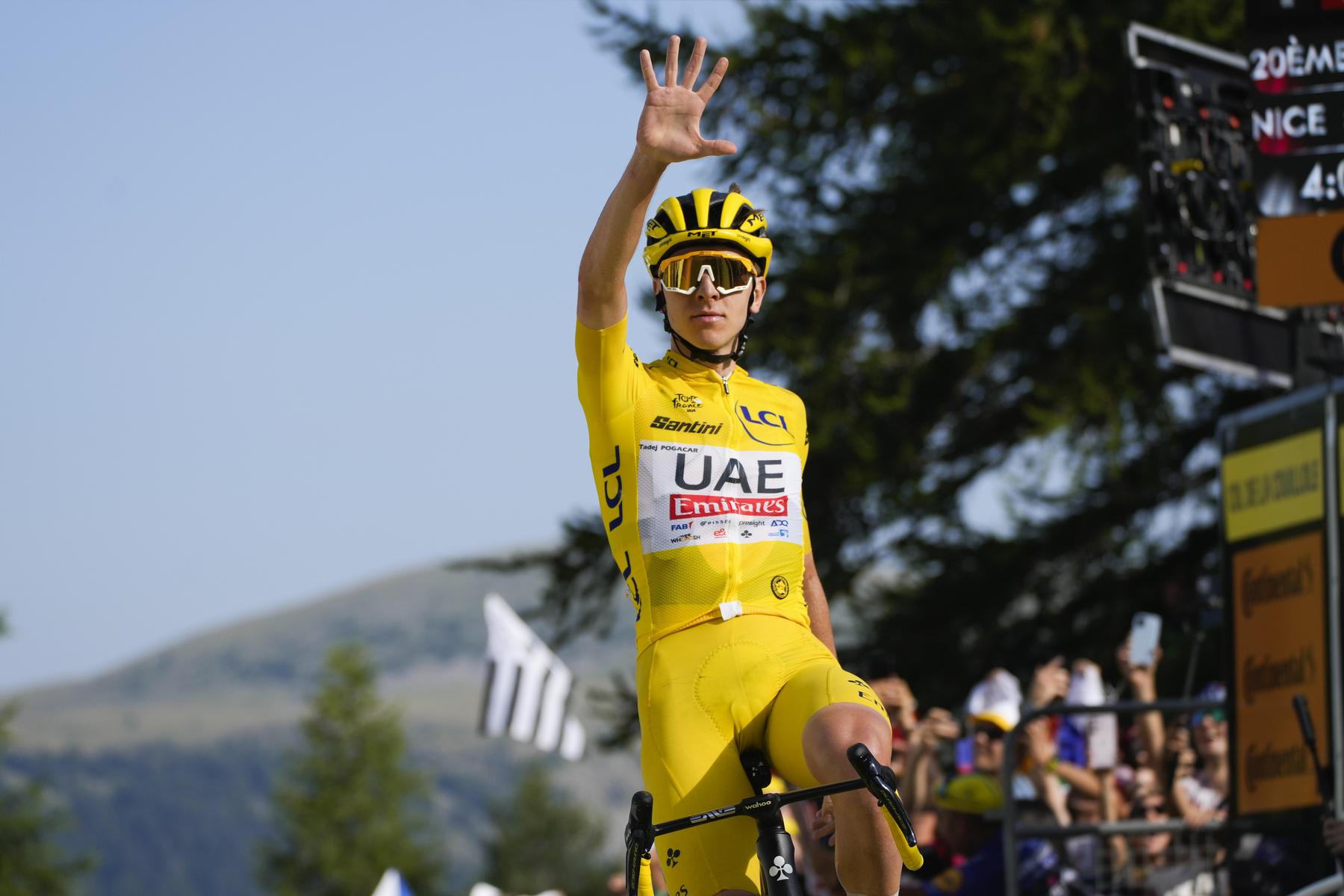 Tour de France: Tadej Pogačar gewinnt vorletzte Etappe und steht vor historischem Double
