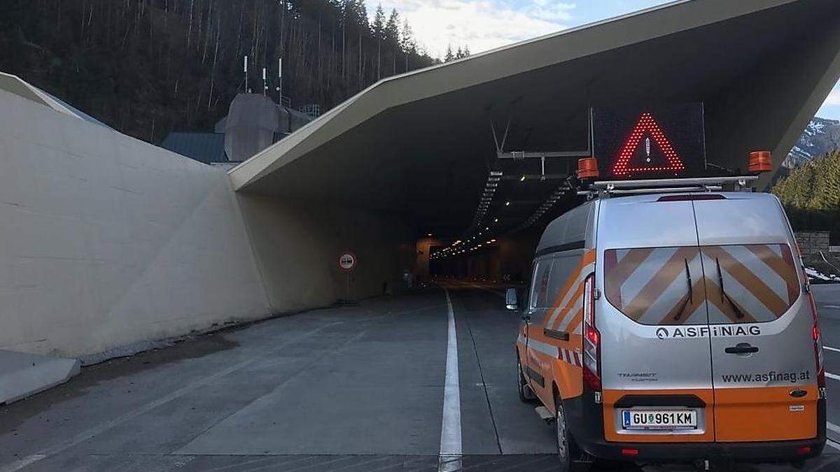 Vier Nächte lang werden die Tunnelröhren des Gleinalmtunnels gewartet