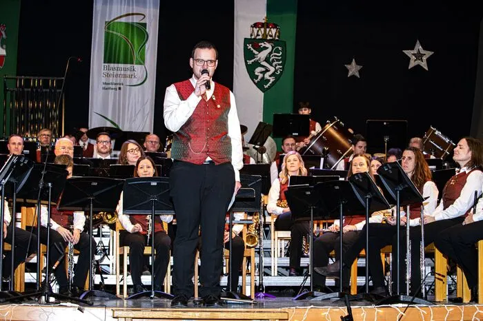 Kapellmeister Heinz Steinbauer hatte ein breitgefächertes Programm zusammengestellt