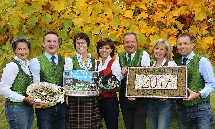 Die Trachtengruppe St. Margareten i. R. mit dem Fisolenfest als treuer Spender für "Kärntner in Not"