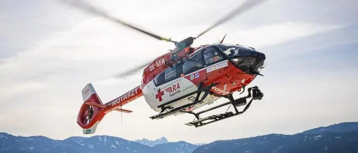 Der Schwerverletzte wurde mit dem Rettungshubschrauber ins Klinikum Klagenfurt gebracht (Symbolfoto)
