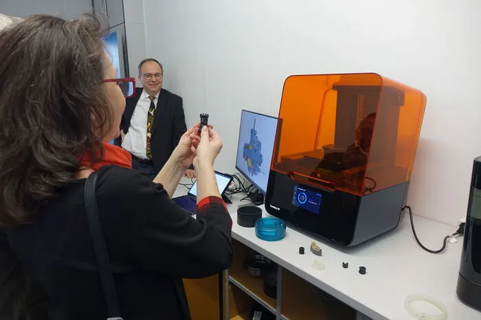 230.000 Euro wurden investiert, angeschafft und eingerichtet wurde auch ein 3D-Labor mit verschiedenen, hochwertigen 3D-Druckern.